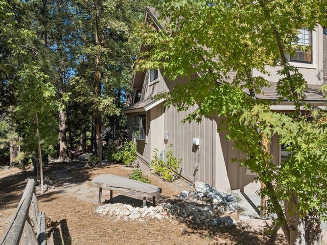414 Pioneer Road, Lake Arrowhead, CA 92352