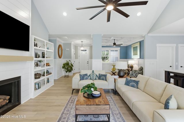 194 Hampton Court, Hampstead, NC 28443