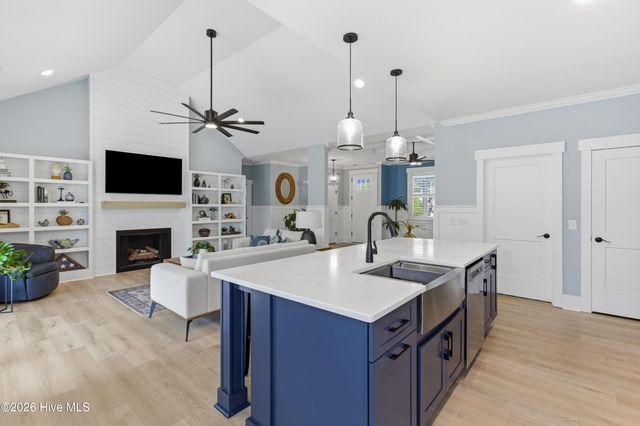 194 Hampton Court, Hampstead, NC 28443