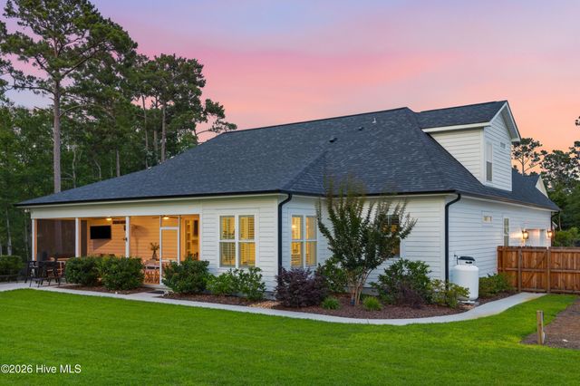 194 Hampton Court, Hampstead, NC 28443
