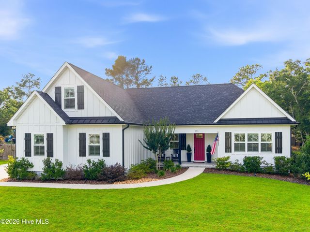194 Hampton Court, Hampstead, NC 28443