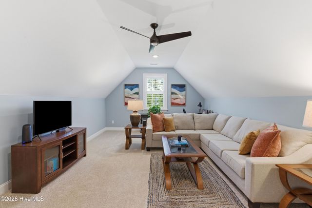 194 Hampton Court, Hampstead, NC 28443