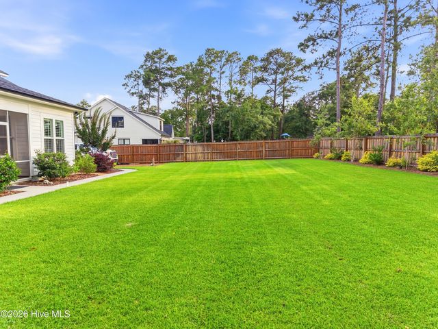 194 Hampton Court, Hampstead, NC 28443