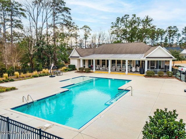 194 Hampton Court, Hampstead, NC 28443