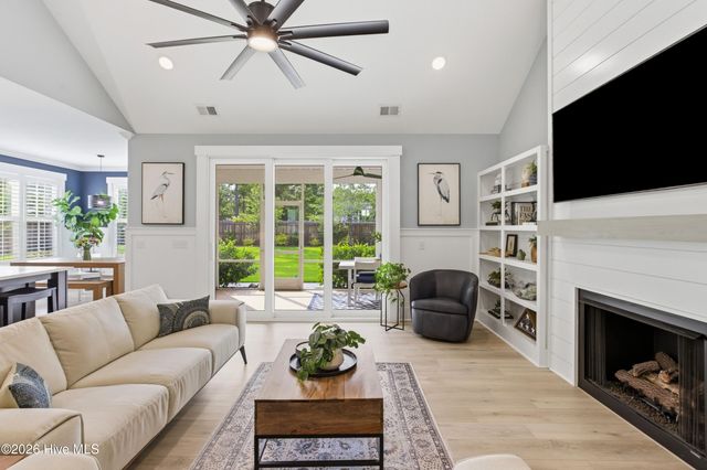 194 Hampton Court, Hampstead, NC 28443