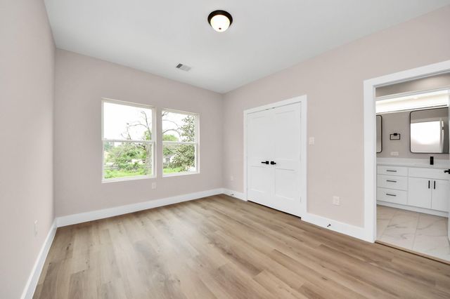 7542 Charlie Street, Houston, TX 77088
