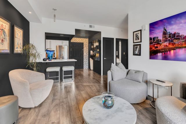 555 Church St Apt 2201, Nashville, TN 37219