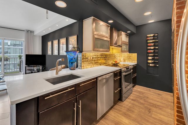 555 Church St Apt 2201, Nashville, TN 37219