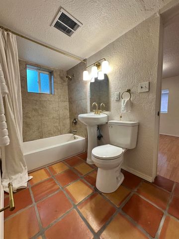1012 21st Street NW, Albuquerque, NM 87104