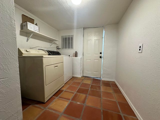 1012 21st Street NW, Albuquerque, NM 87104