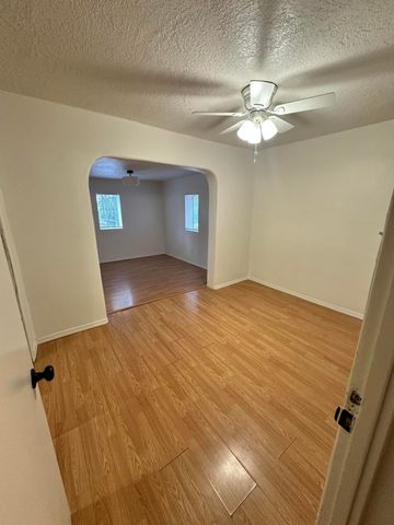 1012 21st Street NW, Albuquerque, NM 87104