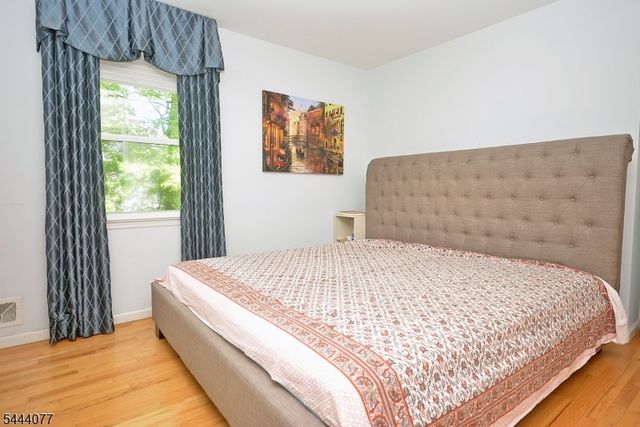 4 Heather Hill Way, Bridgewater Twp., NJ 08807