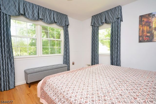 4 Heather Hill Way, Bridgewater Twp., NJ 08807