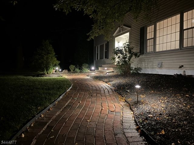 4 Heather Hill Way, Bridgewater Twp., NJ 08807