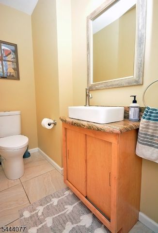 4 Heather Hill Way, Bridgewater Twp., NJ 08807