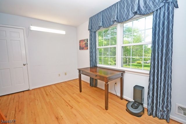 4 Heather Hill Way, Bridgewater Twp., NJ 08807