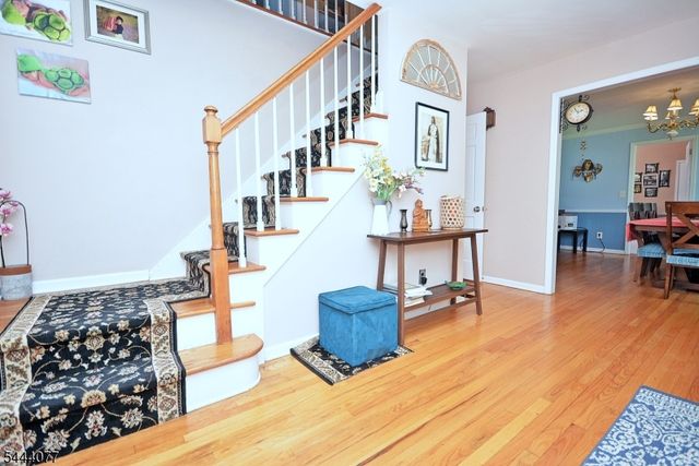 4 Heather Hill Way, Bridgewater Twp., NJ 08807