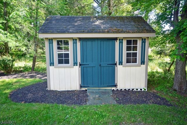 4 Heather Hill Way, Bridgewater Twp., NJ 08807