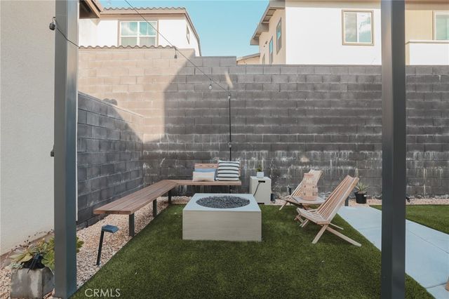 15818 Caterpillar dr, Fontana, CA 92336