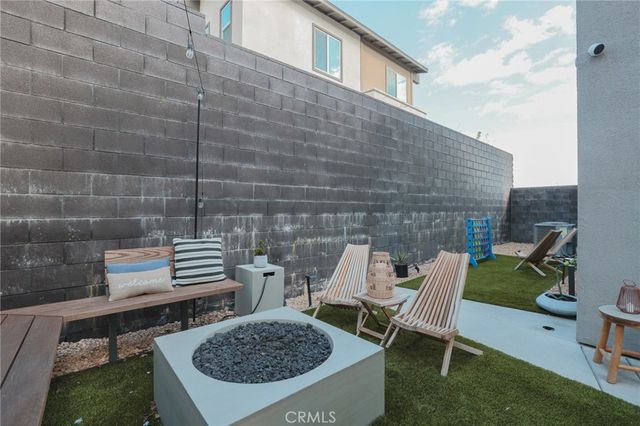 15818 Caterpillar dr, Fontana, CA 92336