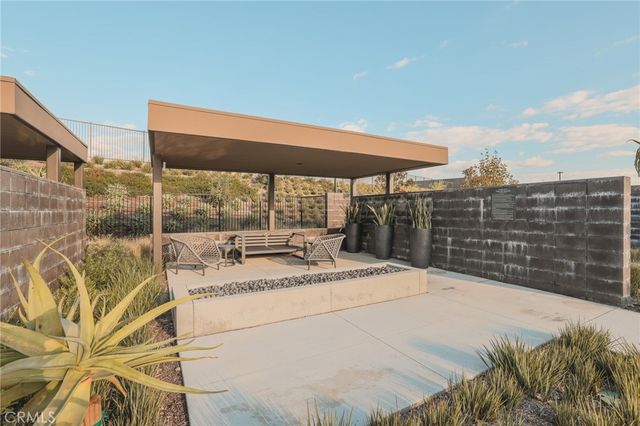 15818 Caterpillar dr, Fontana, CA 92336