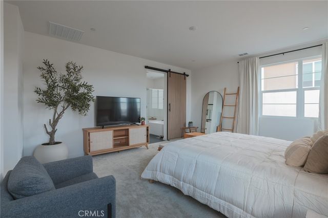 15818 Caterpillar dr, Fontana, CA 92336