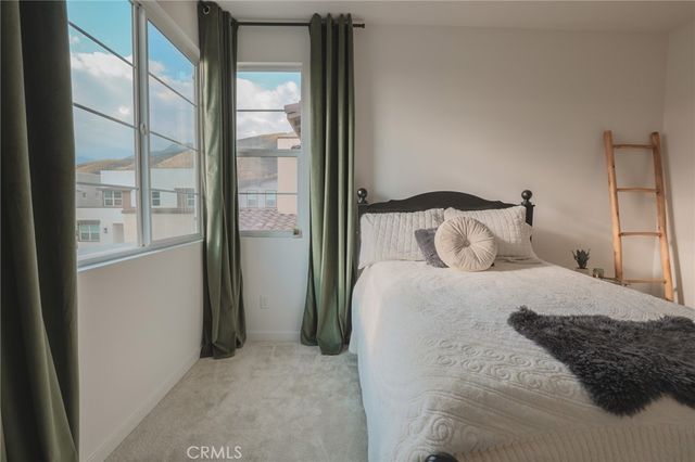 15818 Caterpillar dr, Fontana, CA 92336