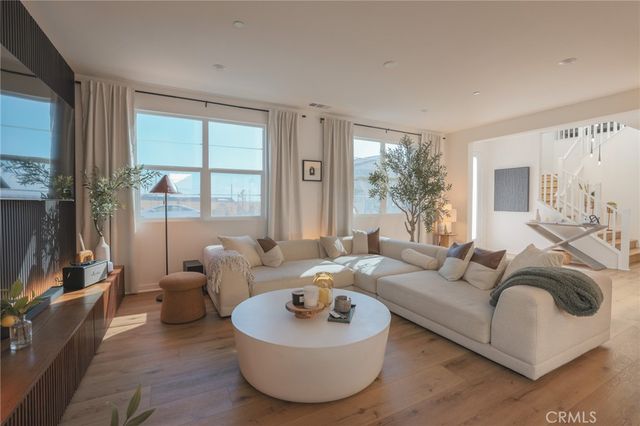 15818 Caterpillar dr, Fontana, CA 92336