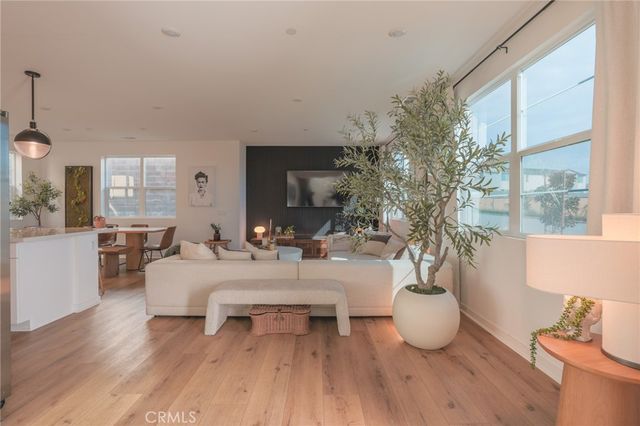 15818 Caterpillar dr, Fontana, CA 92336