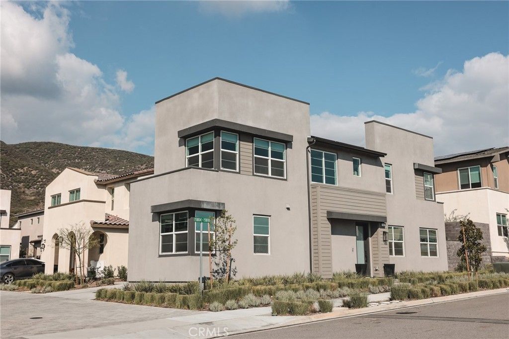 15818 Caterpillar dr, Fontana, CA 92336