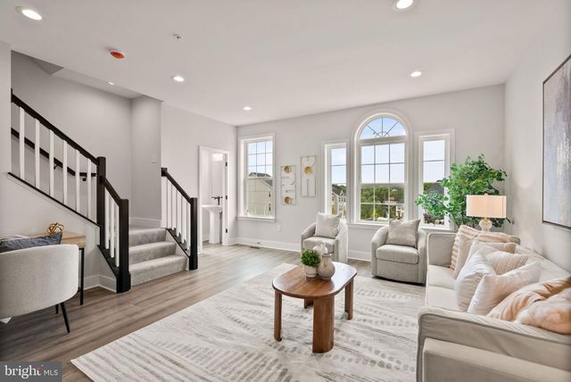 4917 DEVITT PL, Oxon Hill, MD 20745