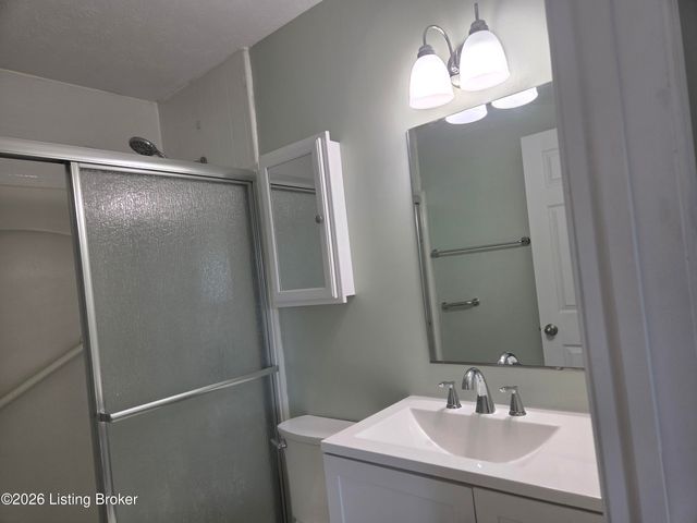 288 S Steedland Dr, Louisville, KY 40229