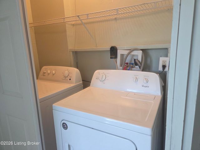 288 S Steedland Dr, Louisville, KY 40229