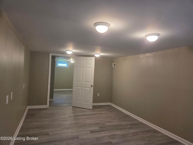 288 S Steedland Dr, Louisville, KY 40229
