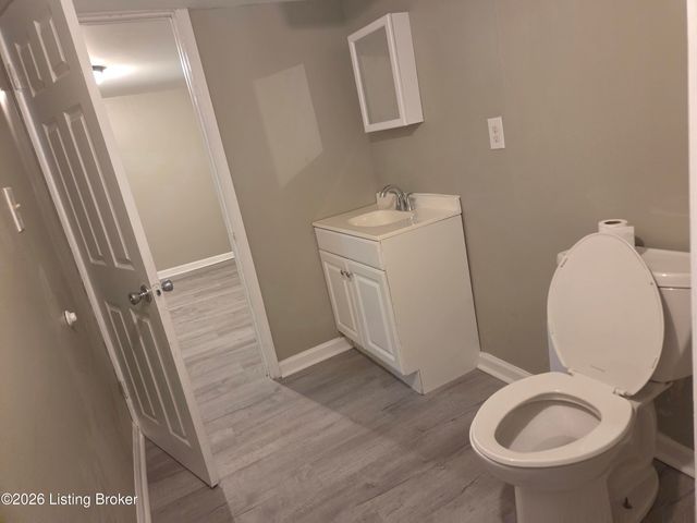 288 S Steedland Dr, Louisville, KY 40229
