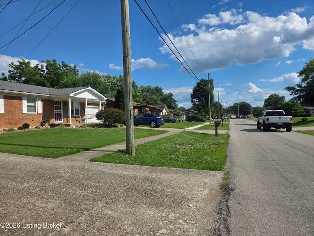 288 S Steedland Dr, Louisville, KY 40229