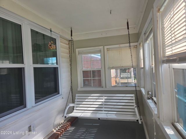 288 S Steedland Dr, Louisville, KY 40229
