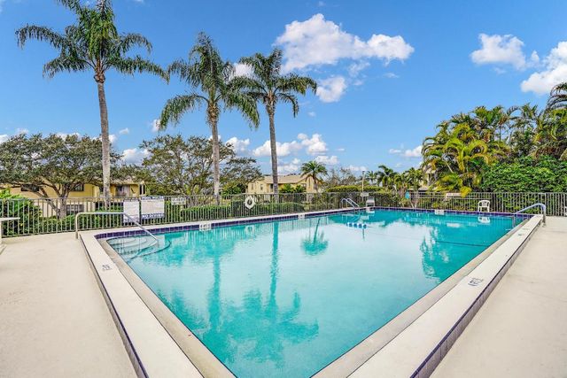 7437 SE Jamestown Terrace 1304, Hobe Sound, FL 33455