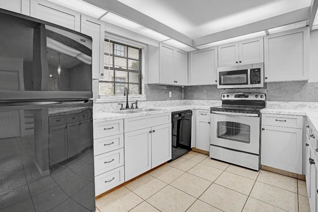 7437 SE Jamestown Terrace 1304, Hobe Sound, FL 33455