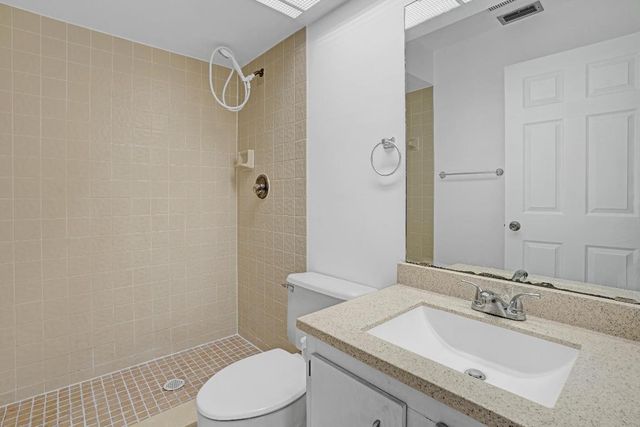 7437 SE Jamestown Terrace 1304, Hobe Sound, FL 33455