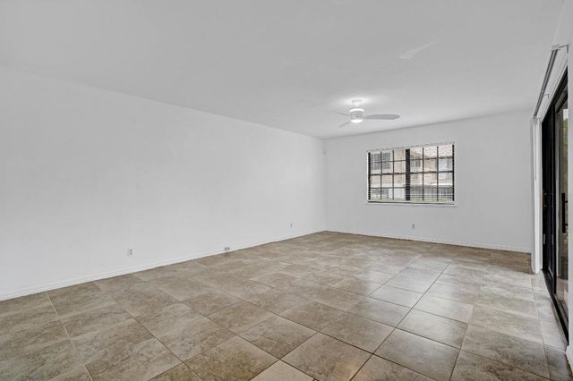 7437 SE Jamestown Terrace 1304, Hobe Sound, FL 33455