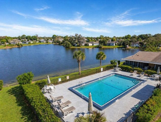 67 E COUNTRY COVE WAY, Kissimmee, FL 34743