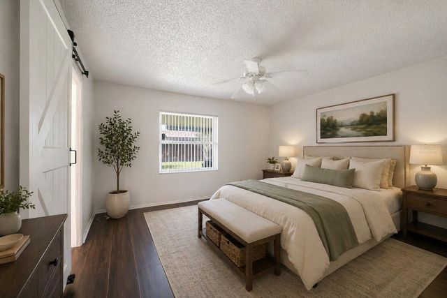 67 E COUNTRY COVE WAY, Kissimmee, FL 34743