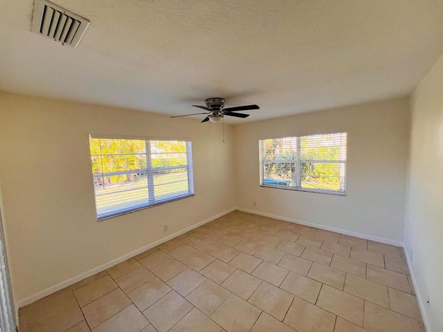 625 Oak Street D, Boynton Beach, FL 33435