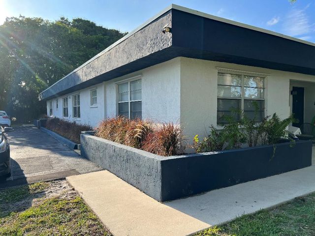 625 Oak Street D, Boynton Beach, FL 33435