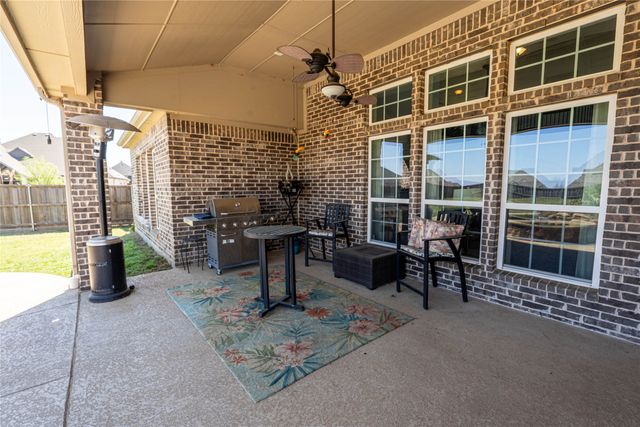 508 Tennington Lane, Shady Shores, TX 76208