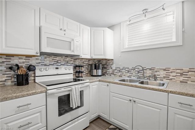 925 Walnut Street, Winston-salem, NC 27101