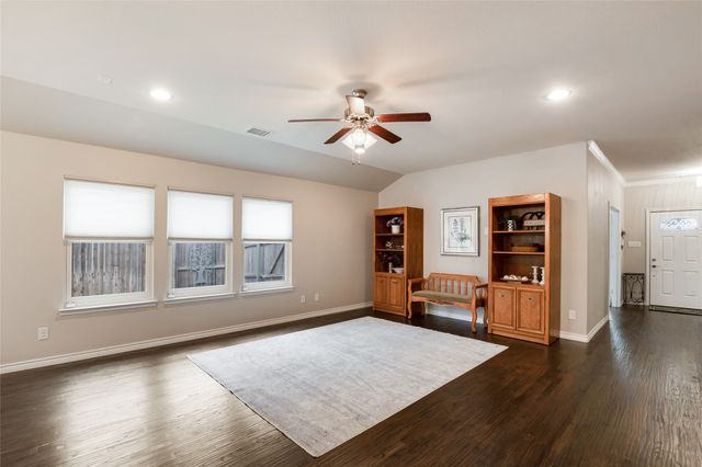 1809 Vista Royale Court, Fort Worth, TX 76108