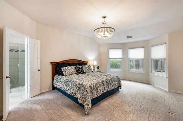 1809 Vista Royale Court, Fort Worth, TX 76108