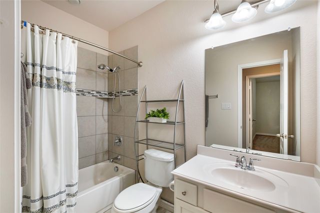 1809 Vista Royale Court, Fort Worth, TX 76108